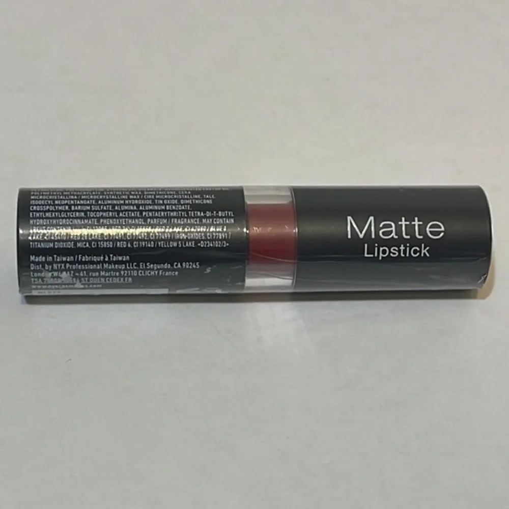 NYX Makeup lipstick Matte Eden MLS27 Sz .16oz